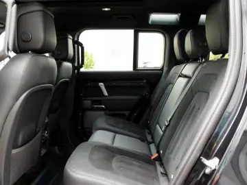 LAND ROVER Defender 110 V8