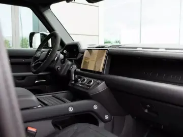 LAND ROVER Defender 110 V8