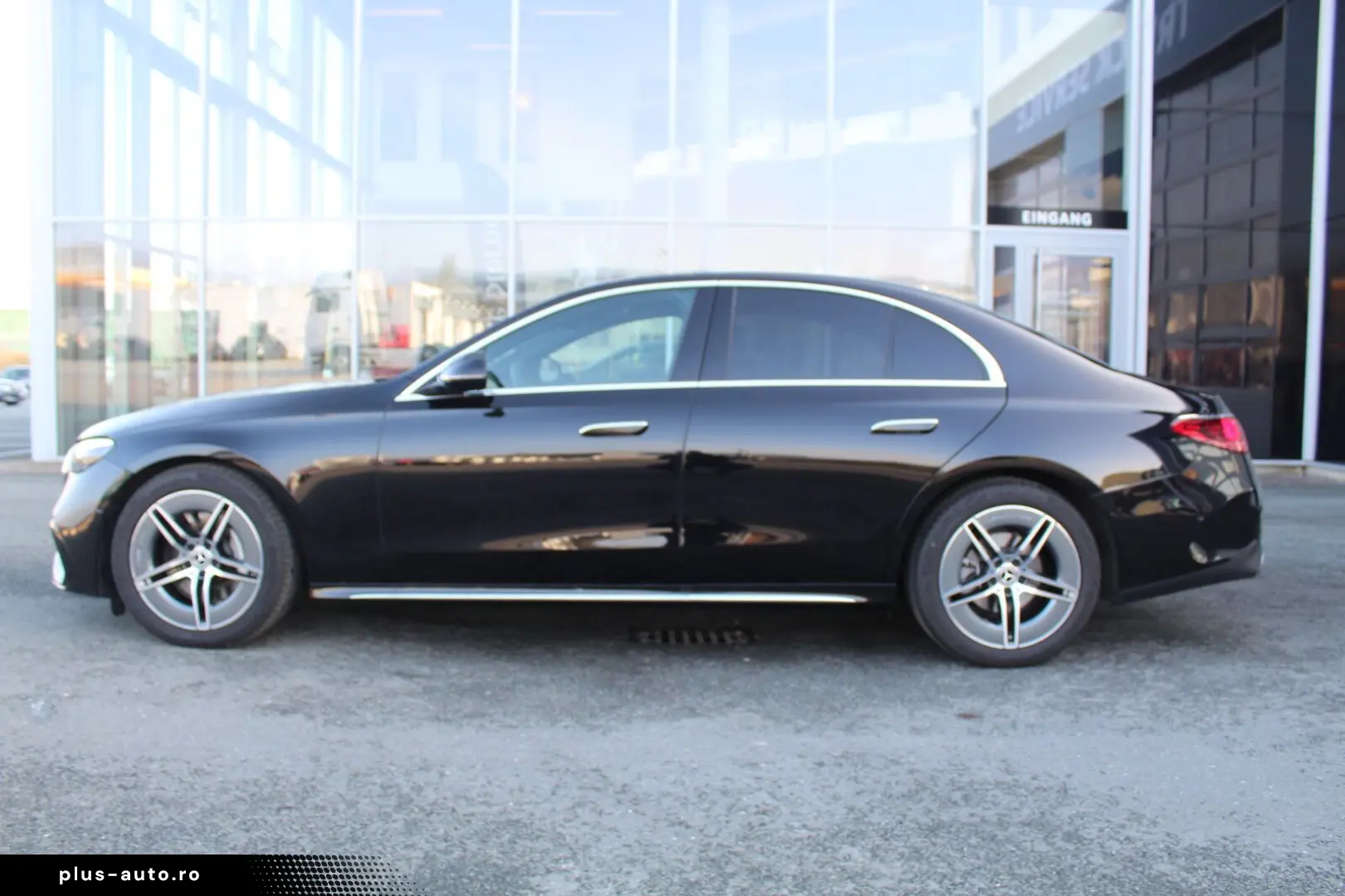 MERCEDES-BENZ E 200 AMG  LED KAMERA NAVI DISTRONIC TOTWINKEL
