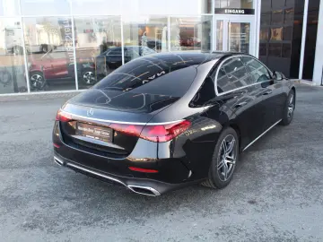 MERCEDES-BENZ E 200 AMG  LED KAMERA NAVI DISTRONIC TOTWINKEL
