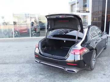 MERCEDES-BENZ E 200 AMG  LED KAMERA NAVI DISTRONIC TOTWINKEL