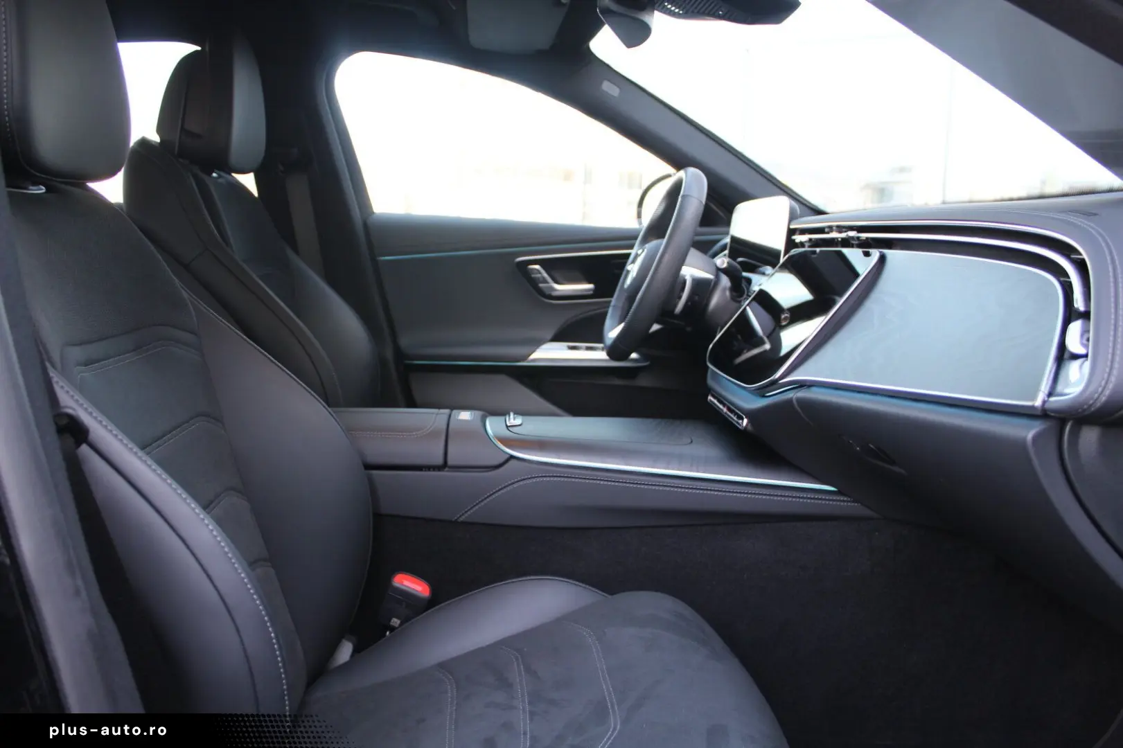 MERCEDES-BENZ E 200 AMG  LED KAMERA NAVI DISTRONIC TOTWINKEL