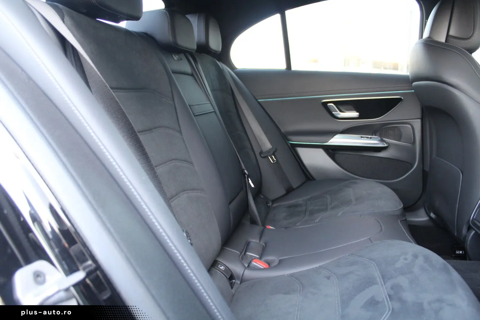 MERCEDES-BENZ E 200 AMG  LED KAMERA NAVI DISTRONIC TOTWINKEL