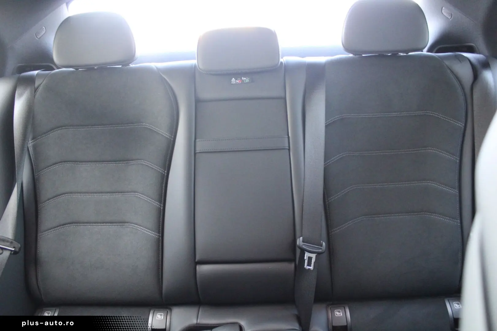 MERCEDES-BENZ E 200 AMG  LED KAMERA NAVI DISTRONIC TOTWINKEL