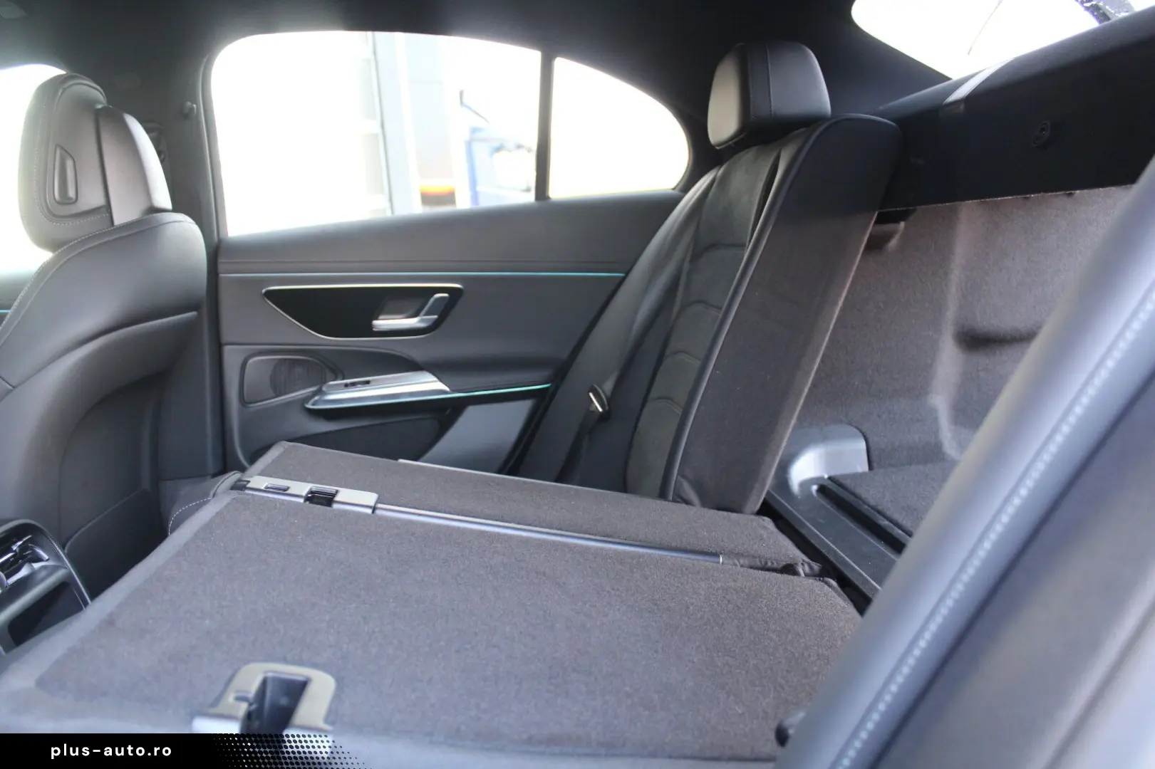 MERCEDES-BENZ E 200 AMG  LED KAMERA NAVI DISTRONIC TOTWINKEL