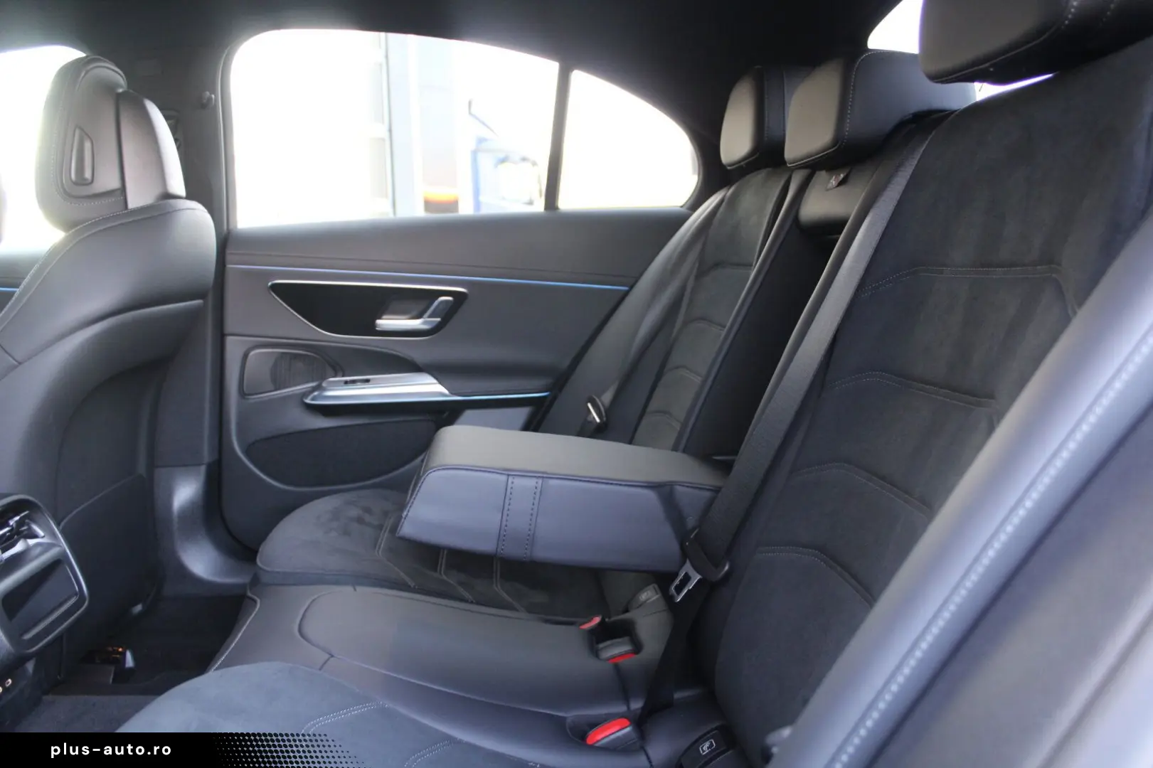 MERCEDES-BENZ E 200 AMG  LED KAMERA NAVI DISTRONIC TOTWINKEL