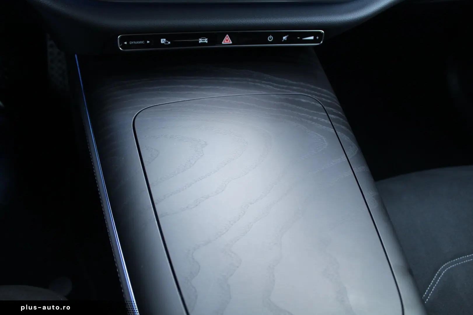 MERCEDES-BENZ E 200 AMG  LED KAMERA NAVI DISTRONIC TOTWINKEL