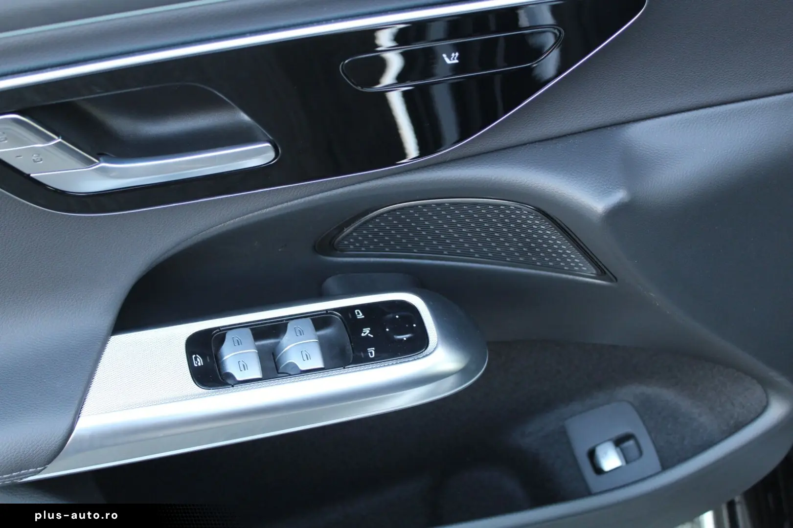 MERCEDES-BENZ E 200 AMG  LED KAMERA NAVI DISTRONIC TOTWINKEL