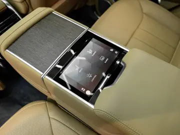 LAND ROVER Range Rover Autobiography 4.4i V8 P530