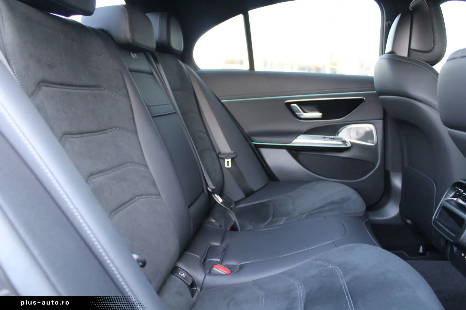 MERCEDES-BENZ E 220 d AMG NIGHT BURMESTER LED KAMERA NAVI 20