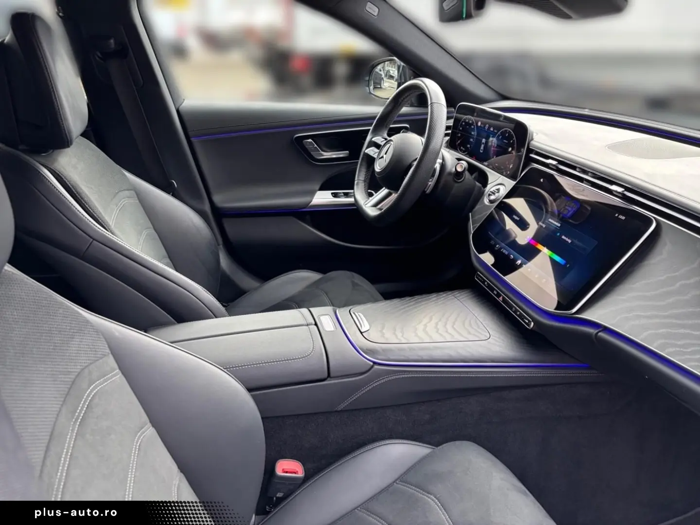 MERCEDES-BENZ E 220 d AMG Night AHK Distronic Sitzkomfort-P