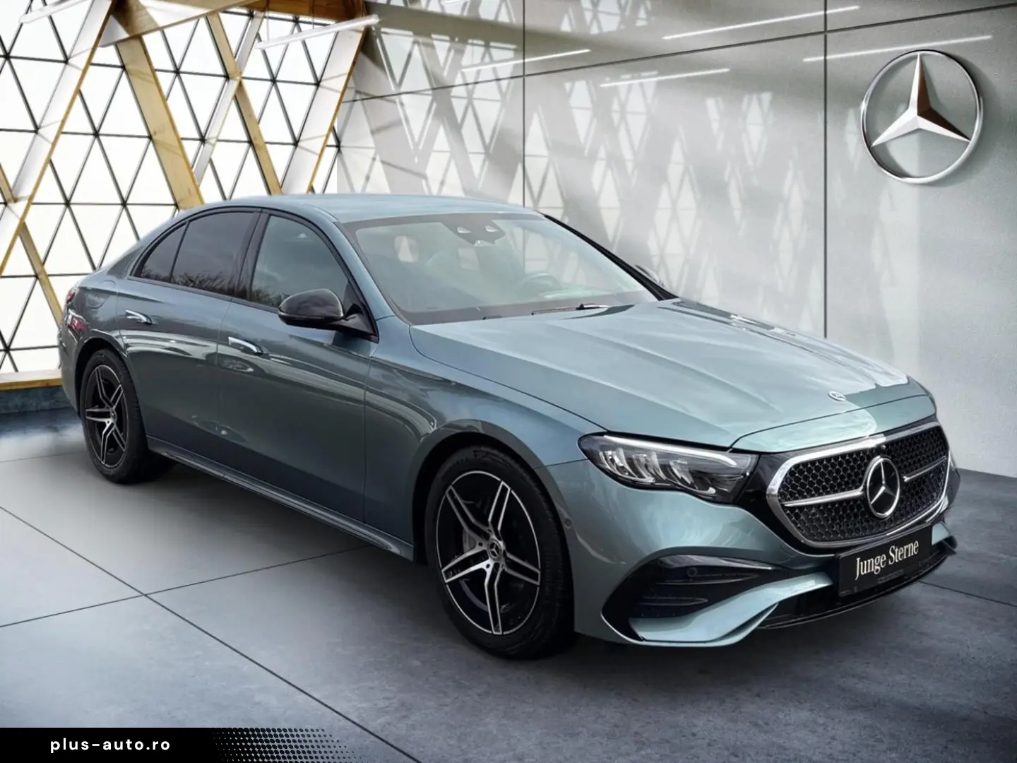 MERCEDES-BENZ E 220 d AMG Night AHK Distronic Sitzkomfort-P