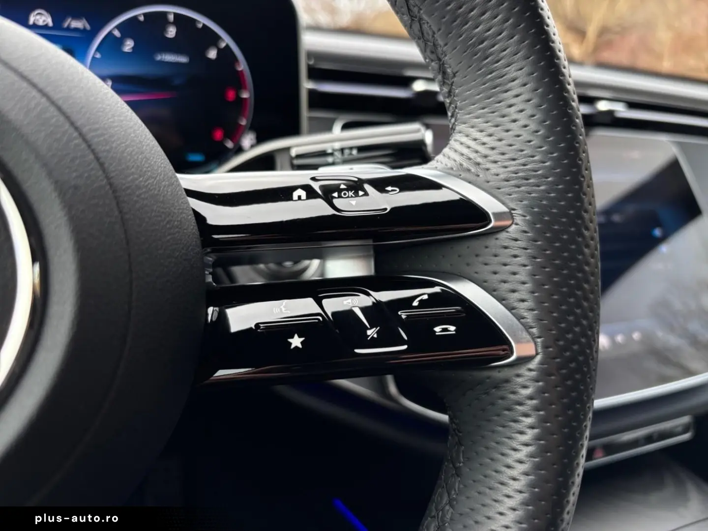MERCEDES-BENZ E 220 d AMG Night AHK Distronic Sitzkomfort-P