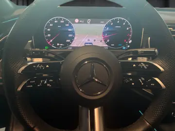 MERCEDES-BENZ E 200 AMG Night  LED DISTR AMBIE BURM®…