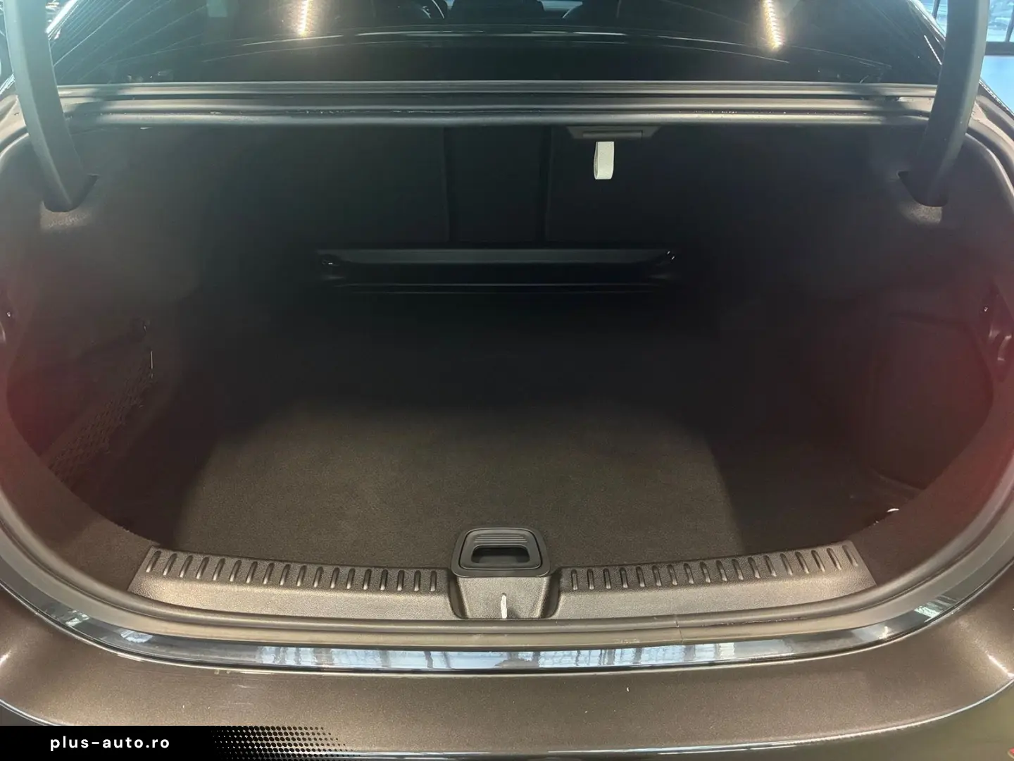 MERCEDES-BENZ E 200 AMG Night  LED DISTR AMBIE BURM®&hellip;