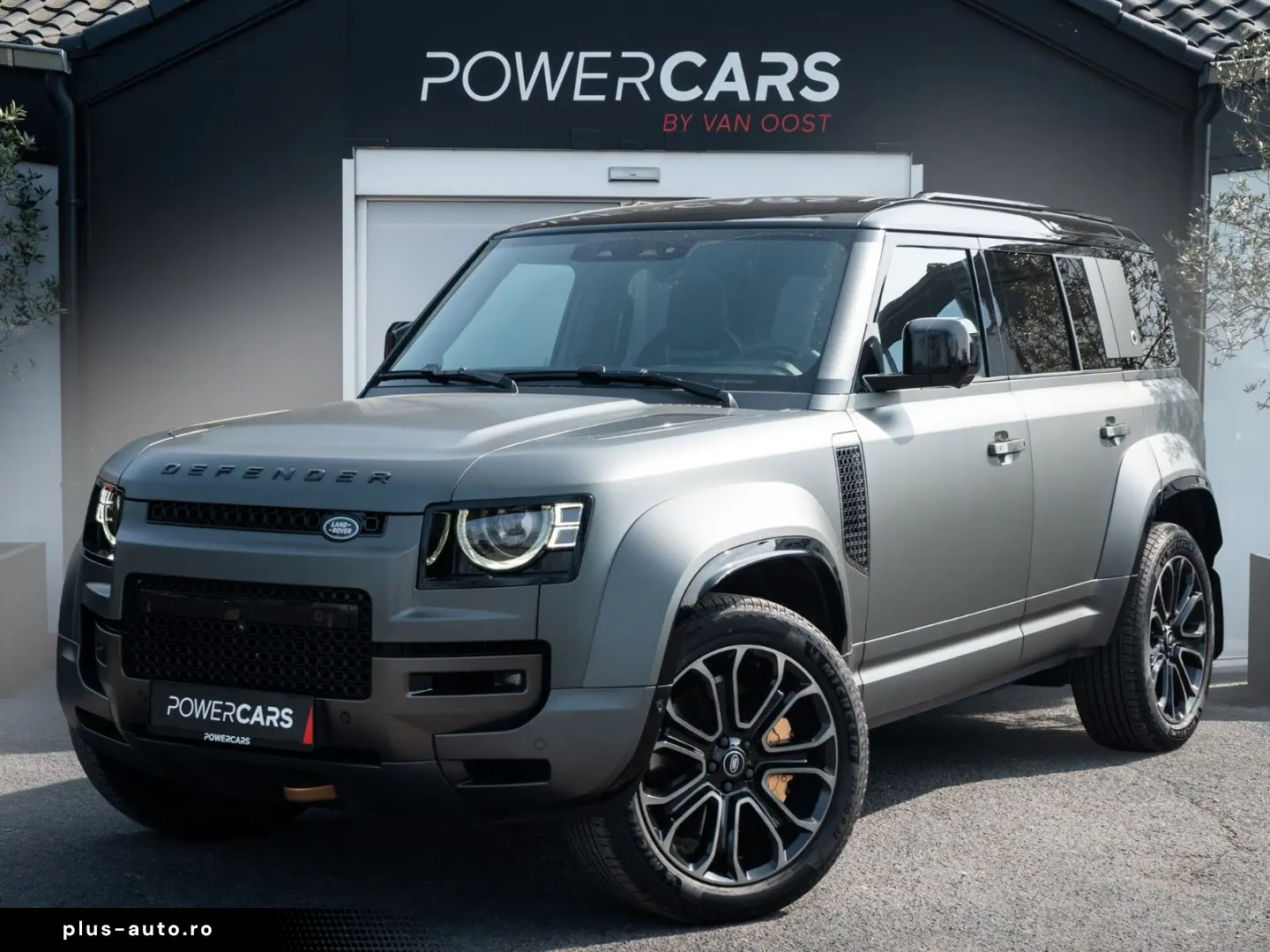 LAND ROVER Defender 110 P635 OCTA Edition One
