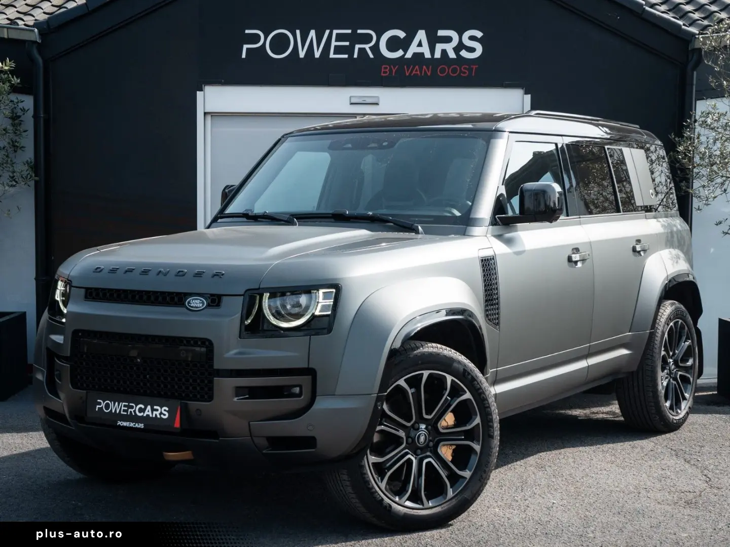LAND ROVER Defender 110 P635 OCTA Edition One