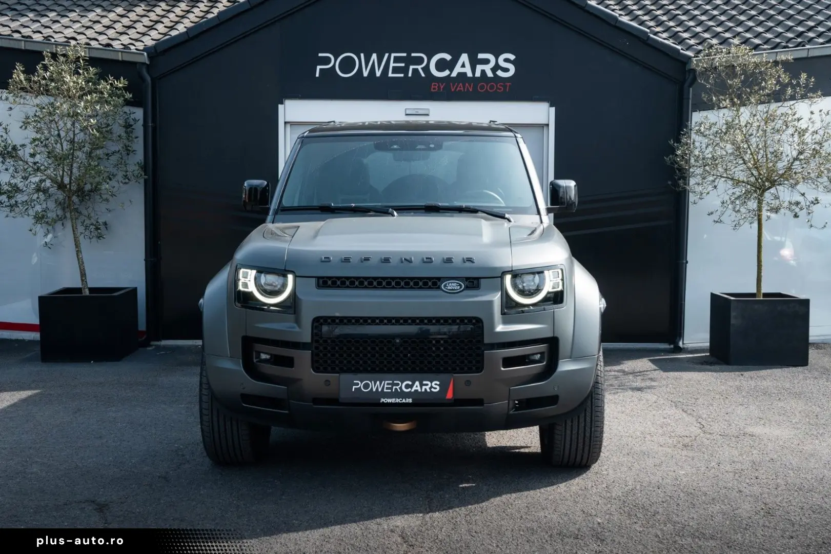 LAND ROVER Defender 110 P635 OCTA Edition One