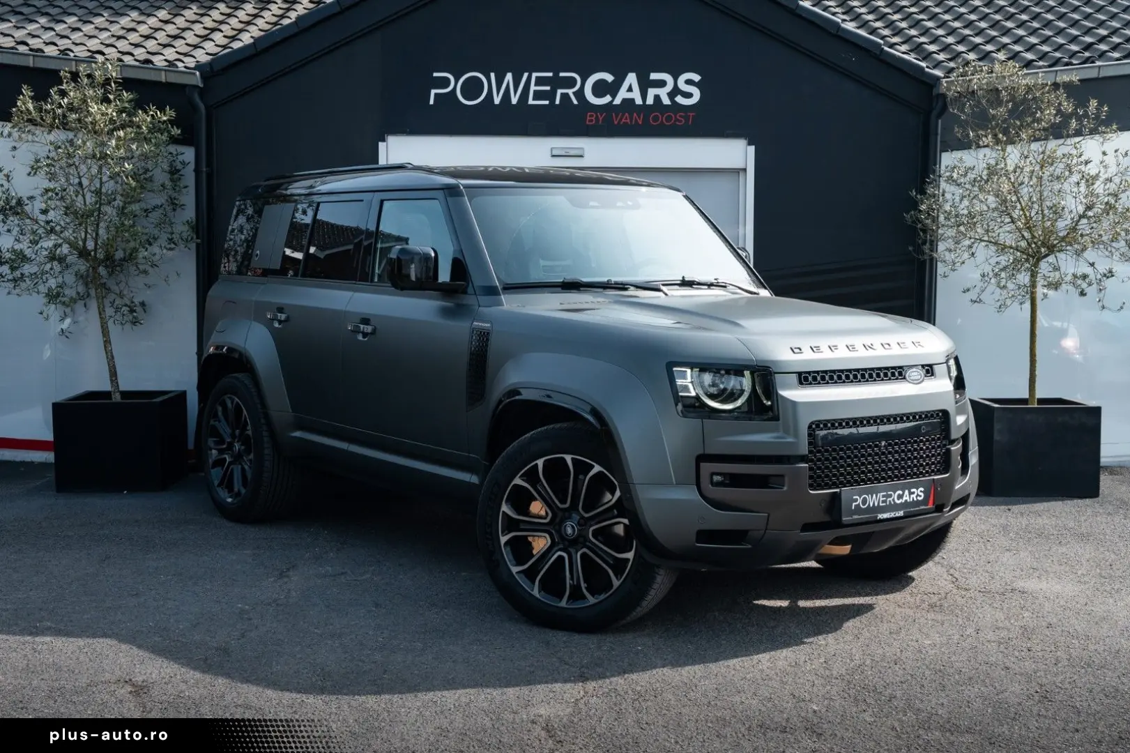 LAND ROVER Defender 110 P635 OCTA Edition One