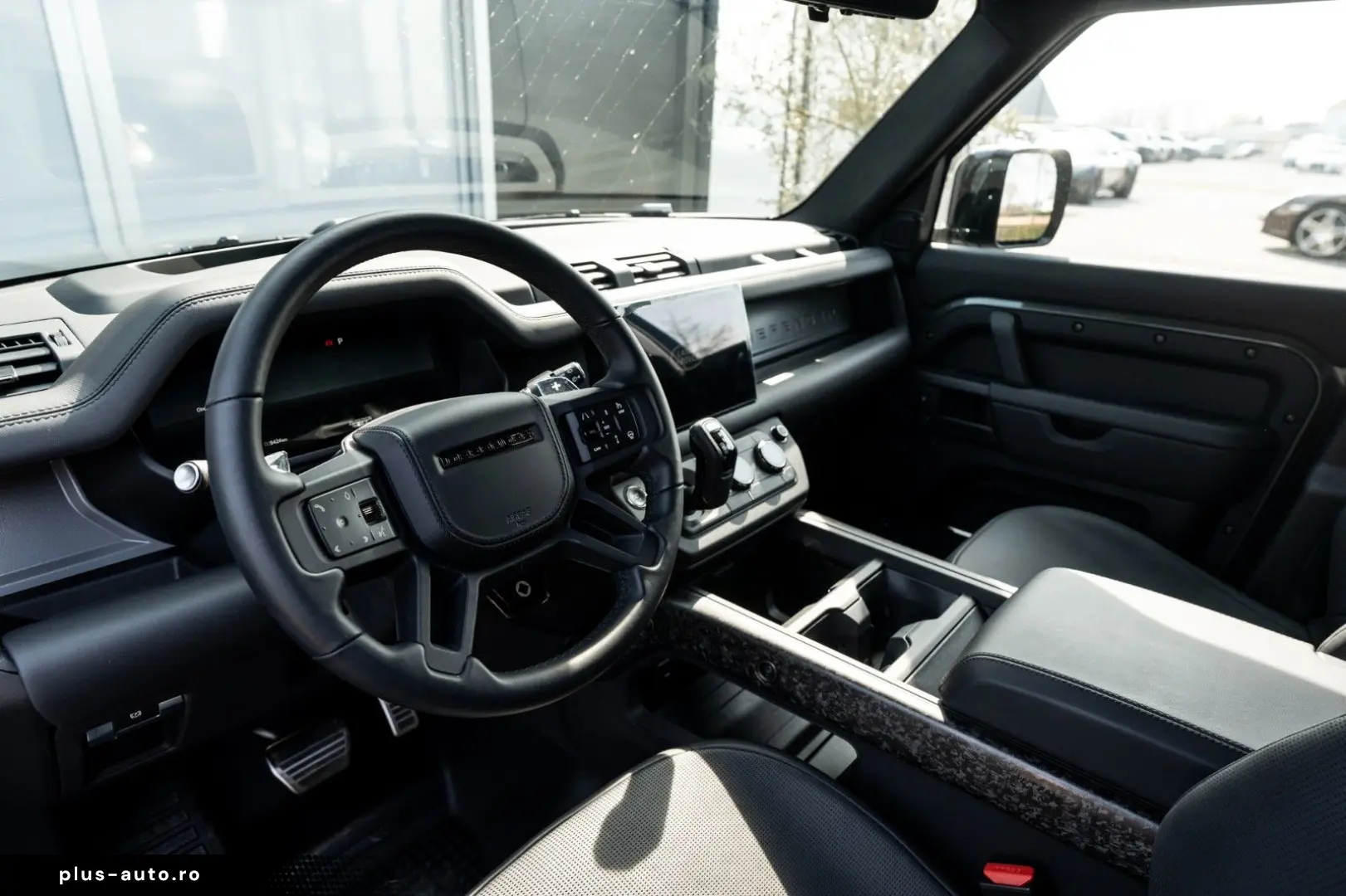 LAND ROVER Defender 110 P635 OCTA Edition One
