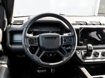 LAND ROVER Defender 110 P635 OCTA Edition One
