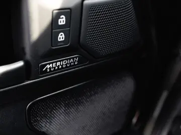 LAND ROVER Defender 110 P635 OCTA Edition One