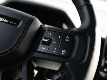 LAND ROVER Defender 110 P635 OCTA Edition One