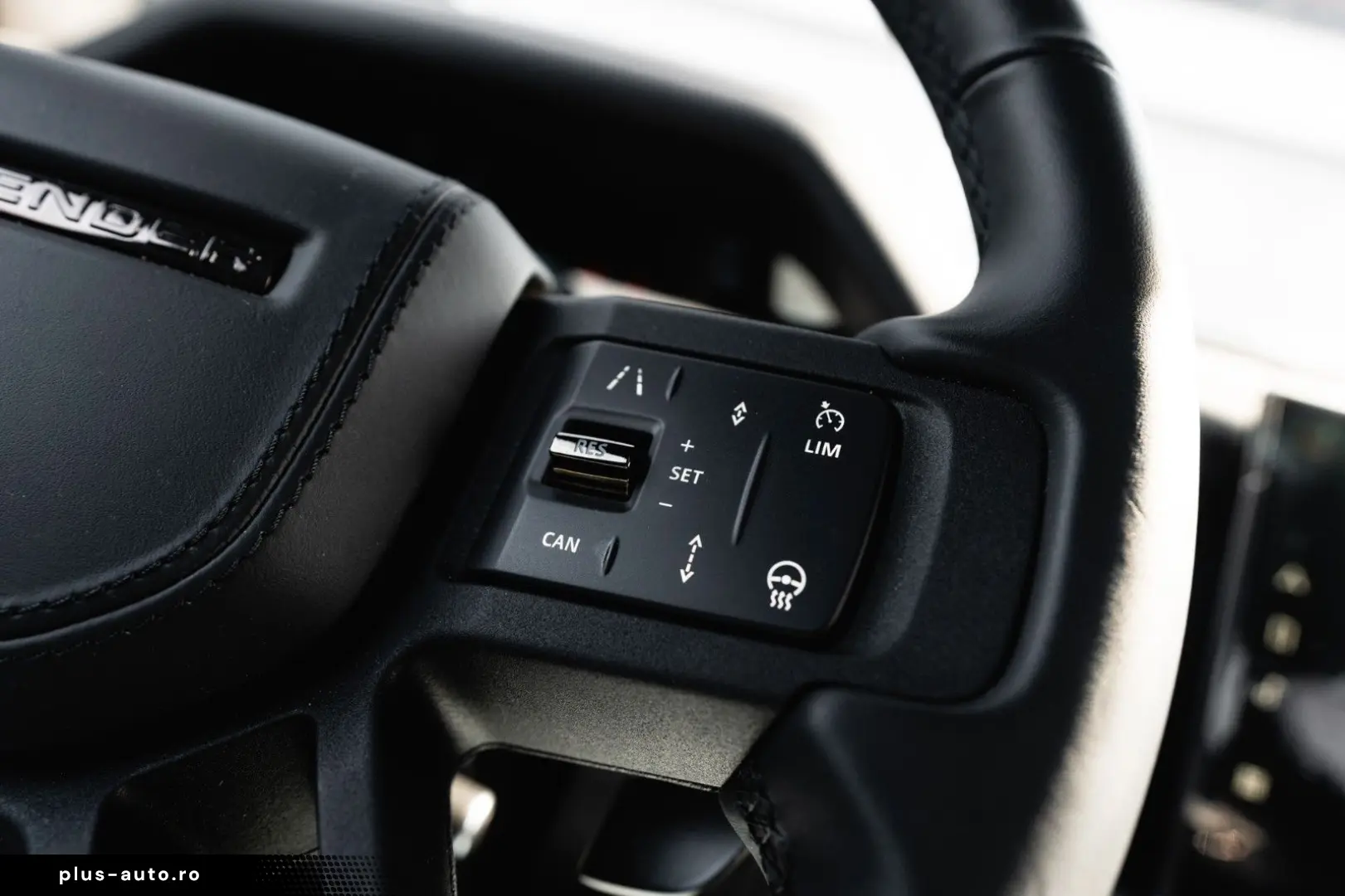 LAND ROVER Defender 110 P635 OCTA Edition One