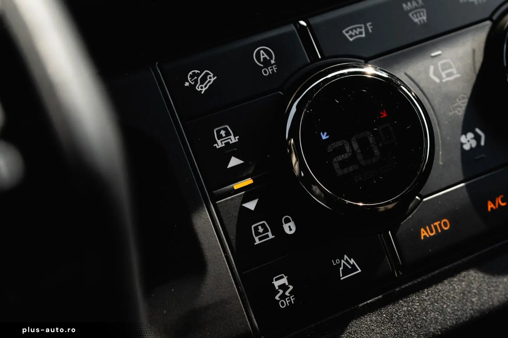 LAND ROVER Defender 110 P635 OCTA Edition One