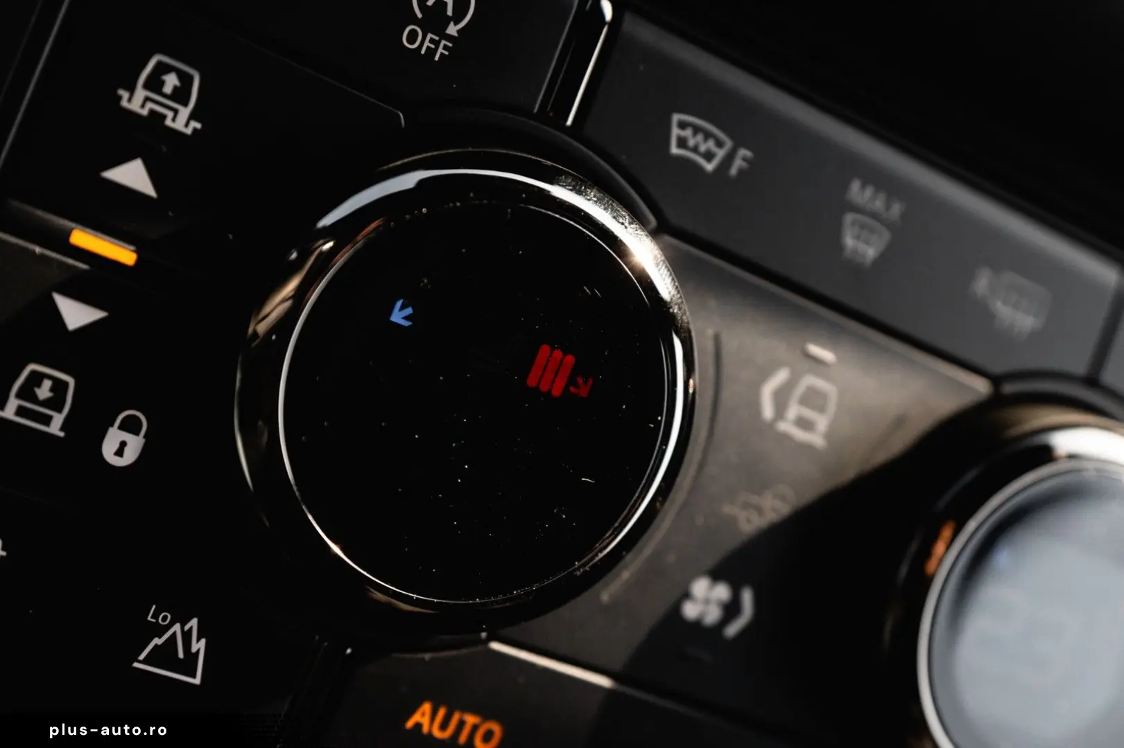 LAND ROVER Defender 110 P635 OCTA Edition One