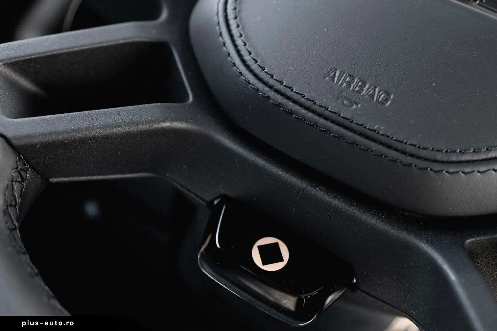 LAND ROVER Defender 110 P635 OCTA Edition One