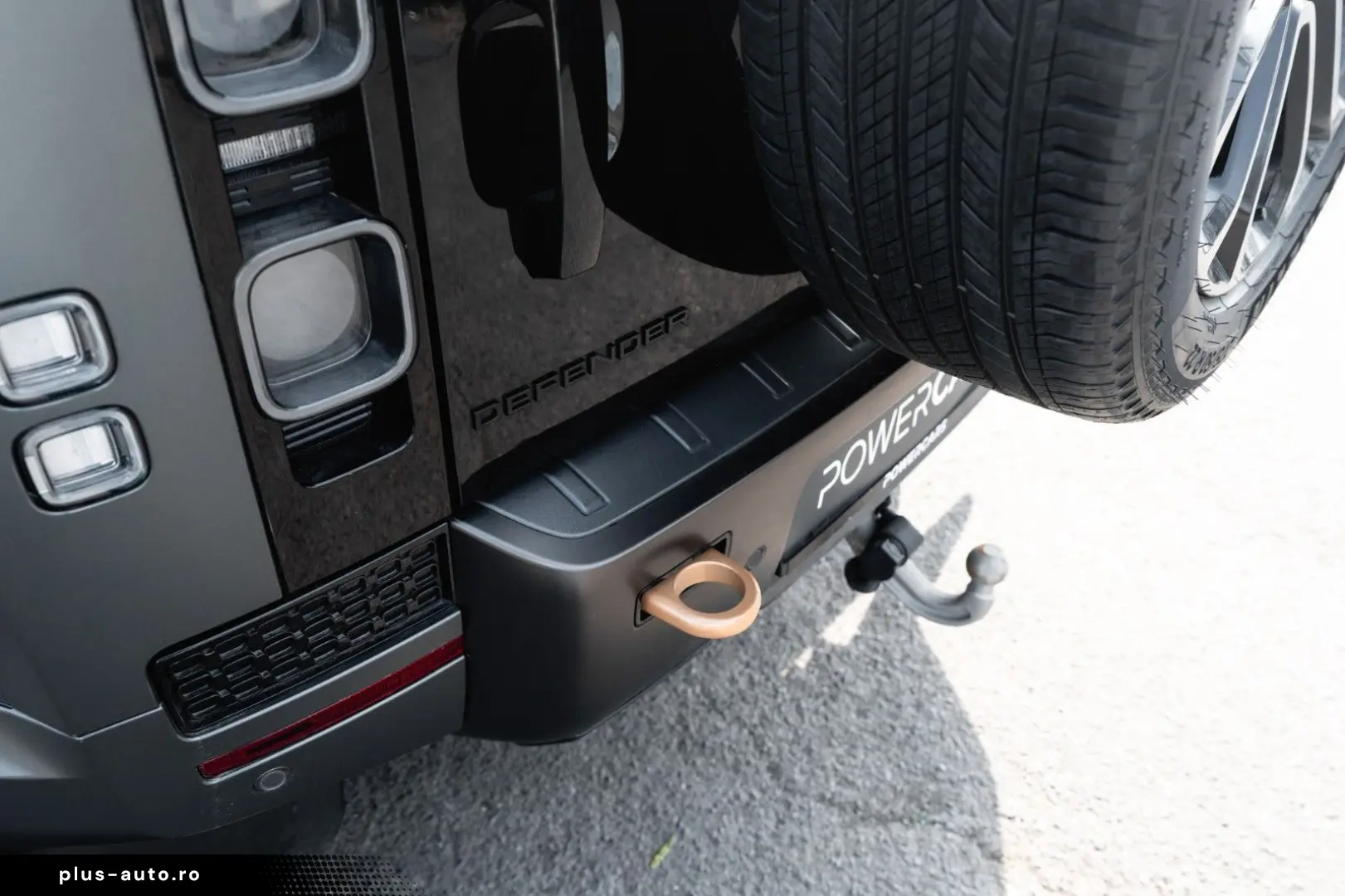 LAND ROVER Defender 110 P635 OCTA Edition One