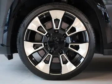 BMW XM  Massage Belüftung Bowers & Wilkins