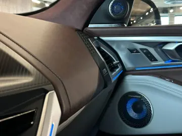 BMW XM  Massage Belüftung Bowers & Wilkins