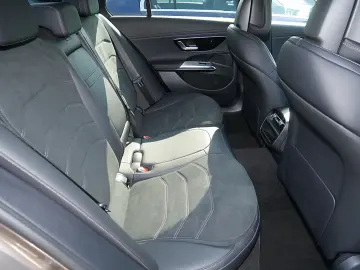 MERCEDES-BENZ E 220 d Limo AMG NIGHT DISTRONIC Akust…