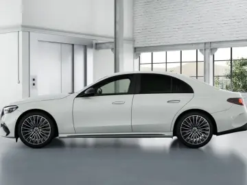 MERCEDES-BENZ E 220 d AMG-Sport Burm Night Distr Amb…