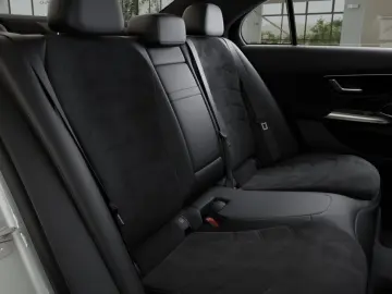 MERCEDES-BENZ E 220 d AMG-Sport Burm Night Distr Amb…