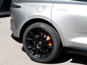 ASTON MARTIN DBX550   Aluminite Silver   Sport Exhau…
