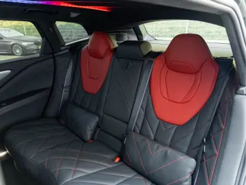 BMW XM PHEV Label Red - Individual ''Briti…