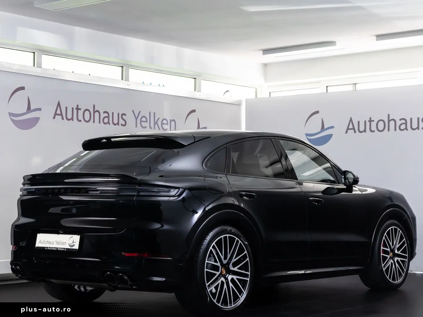 PORSCHE Cayenne Coupe GTS SportDesign MATRIX ACC PANO