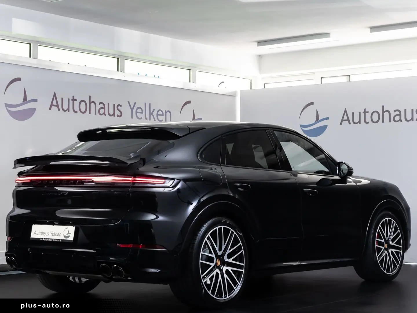 PORSCHE Cayenne Coupe GTS SportDesign MATRIX ACC PANO