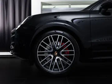 PORSCHE Cayenne Coupe GTS SportDesign MATRIX ACC PANO