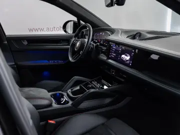 PORSCHE Cayenne Coupe GTS SportDesign MATRIX ACC PANO