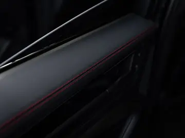 PORSCHE Cayenne Coupe GTS SportDesign MATRIX ACC PANO