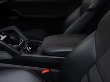 PORSCHE Cayenne Coupe GTS SportDesign MATRIX ACC PANO