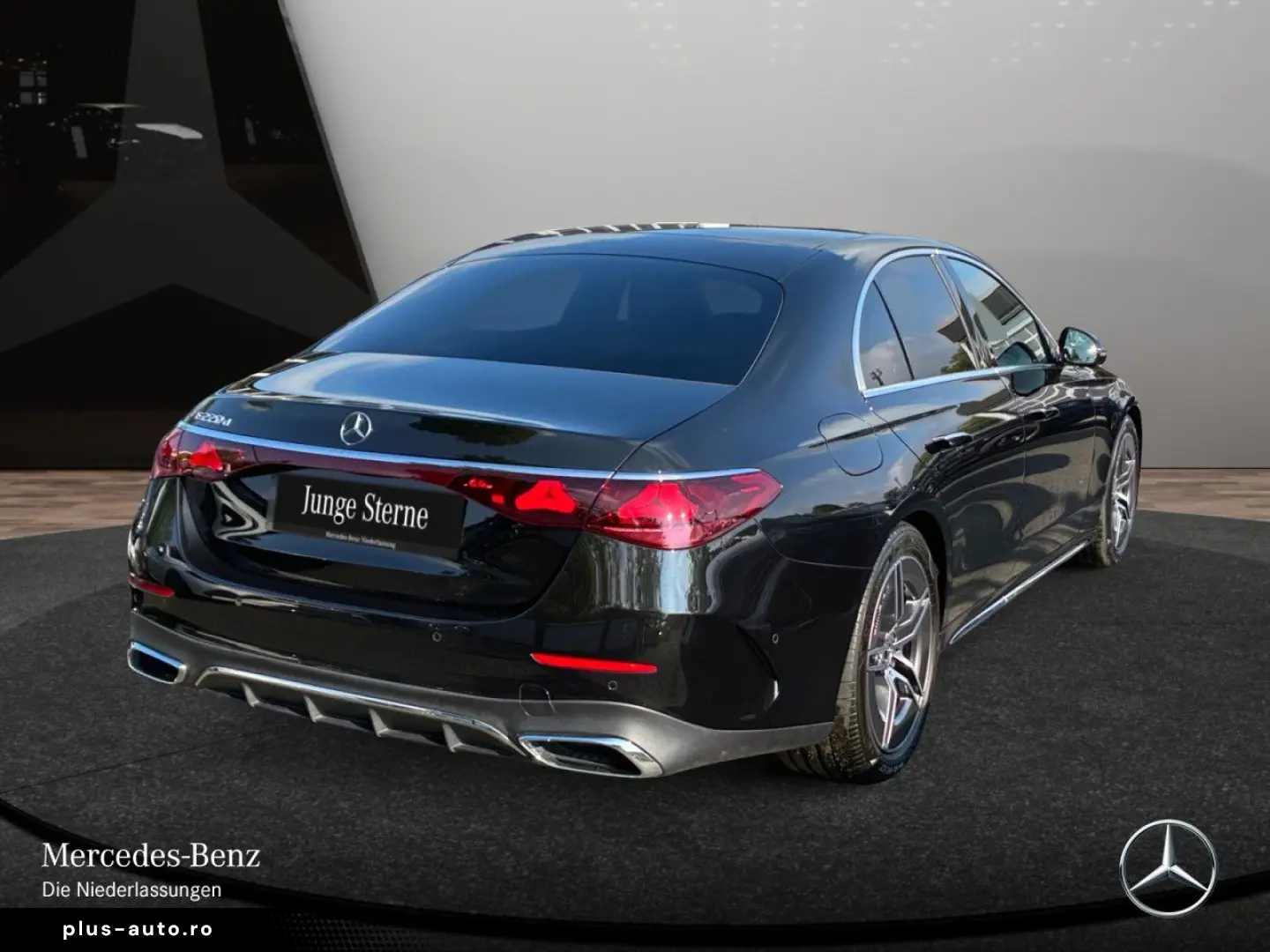 MERCEDES-BENZ E 220 d AMG Advanced  PANO DIGI DISTR &hellip;