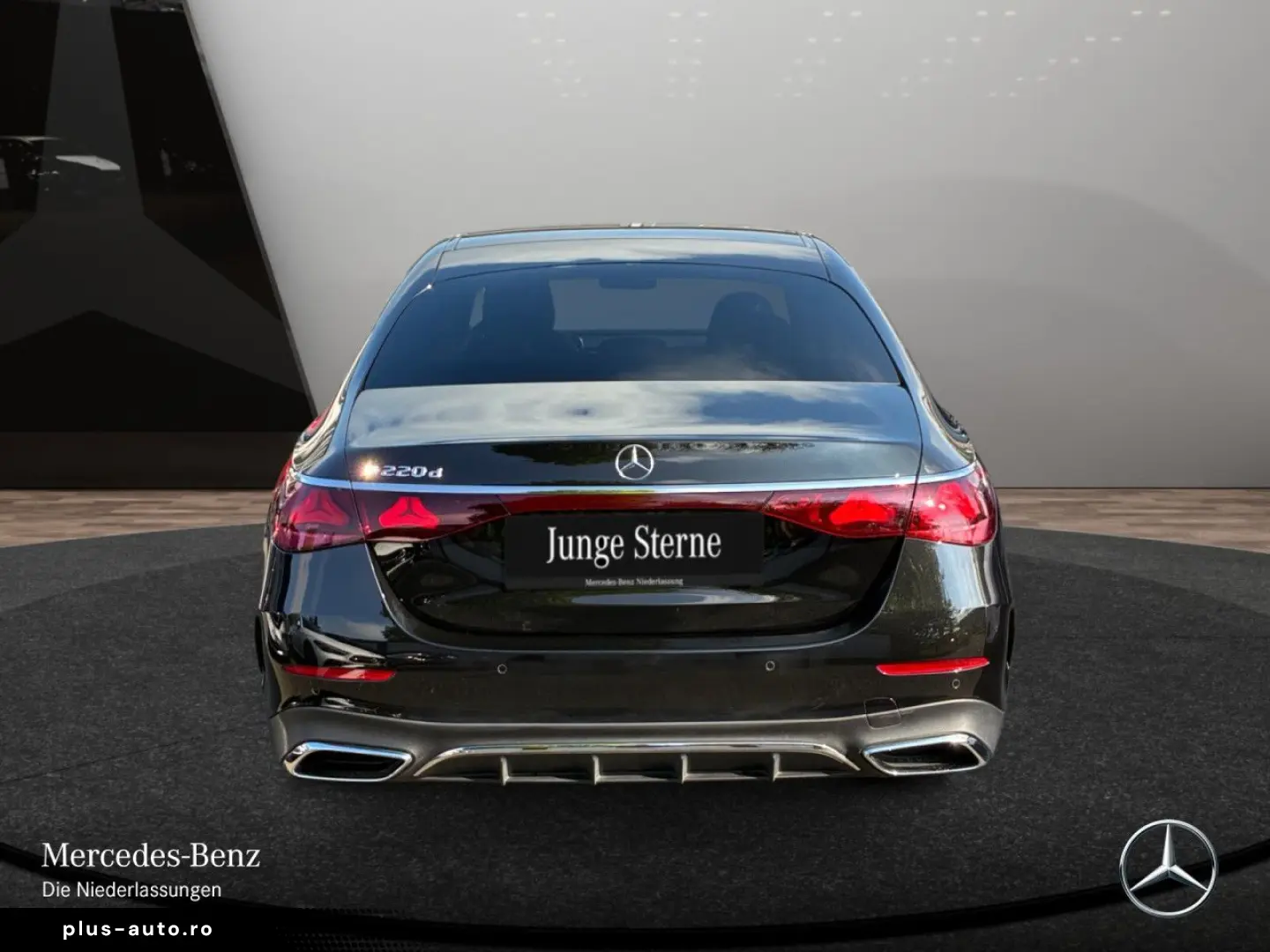 MERCEDES-BENZ E 220 d AMG Advanced  PANO DIGI DISTR &hellip;