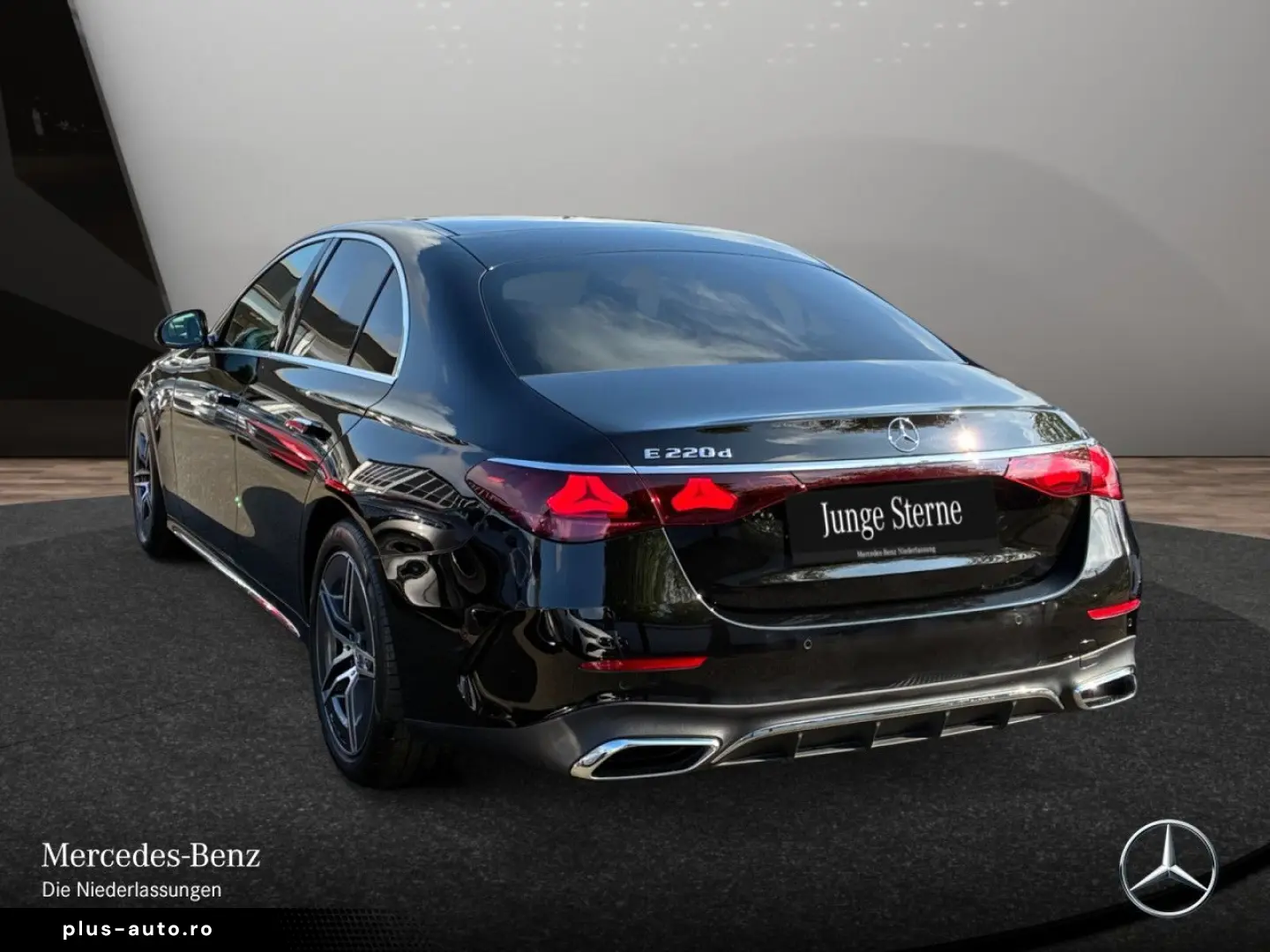 MERCEDES-BENZ E 220 d AMG Advanced  PANO DIGI DISTR &hellip;
