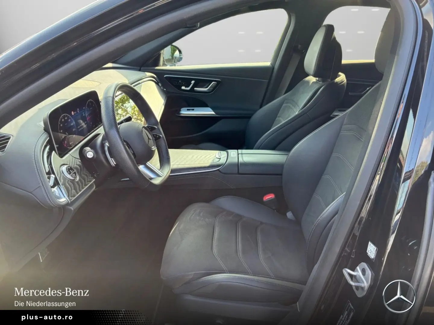 MERCEDES-BENZ E 220 d AMG Advanced  PANO DIGI DISTR &hellip;