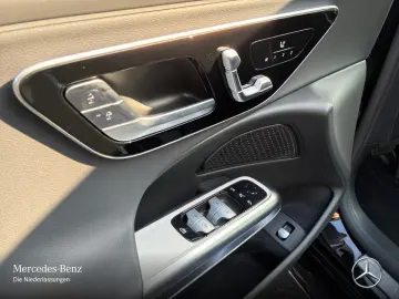 MERCEDES-BENZ E 220 d AMG Advanced  PANO DIGI DISTR …